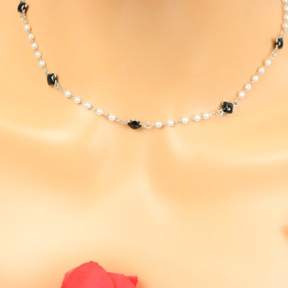 "Minimalist Necklace – Timeless, Elegant Jewelry for Her, MAR091747 - Picture 6 of 10